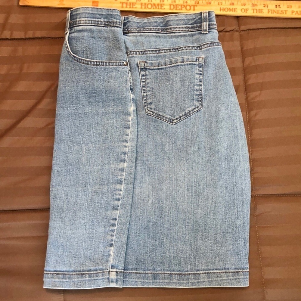 (Sold) VINTAGE CHARTER CLUB denim skirt - Picture 4 of 7